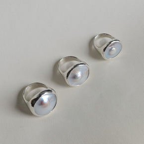 ECLIPSE Ring / Sterling Silver + Blister Pearl