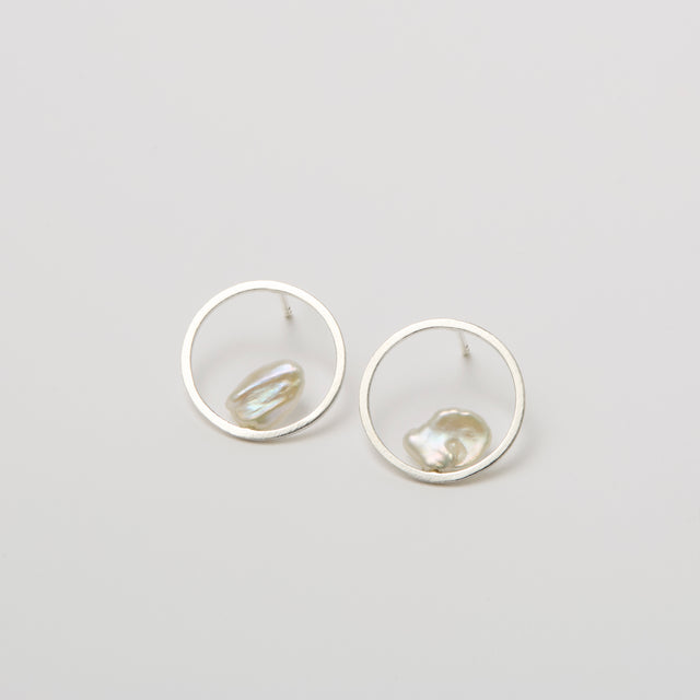 Nest Hoop Earring / Sterling Silver + Lagniappe Pearl