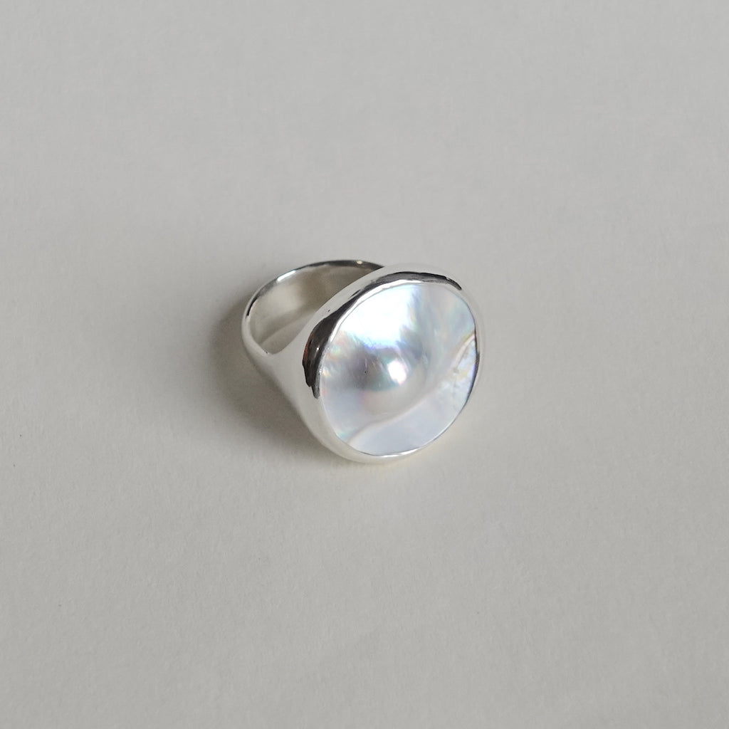 ECLIPSE Ring / Sterling Silver + Blister Pearl