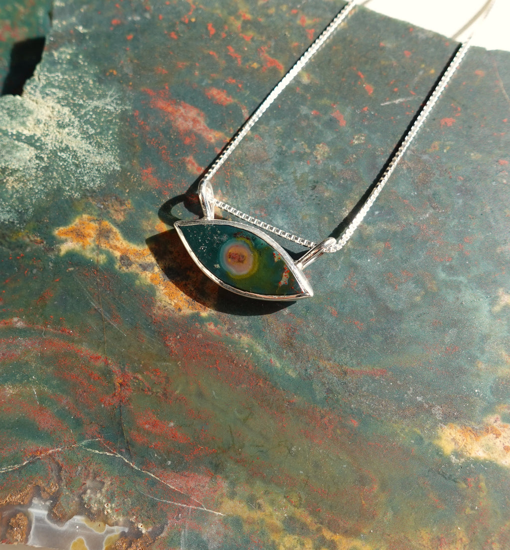 The Seeing Stone Necklace / Bloodstone