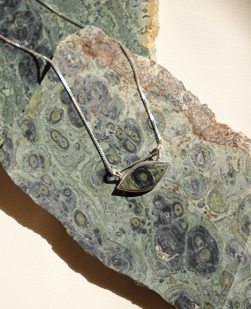 The Seeing Stone Necklace / Kambaba Jasper