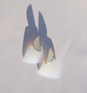 COLLAGE Earring / Mother of Pearl + Blue Chalcedony