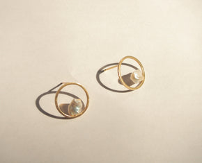 NEST Hoop Earring / 14k Yellow Gold + Lagniappe Pearl