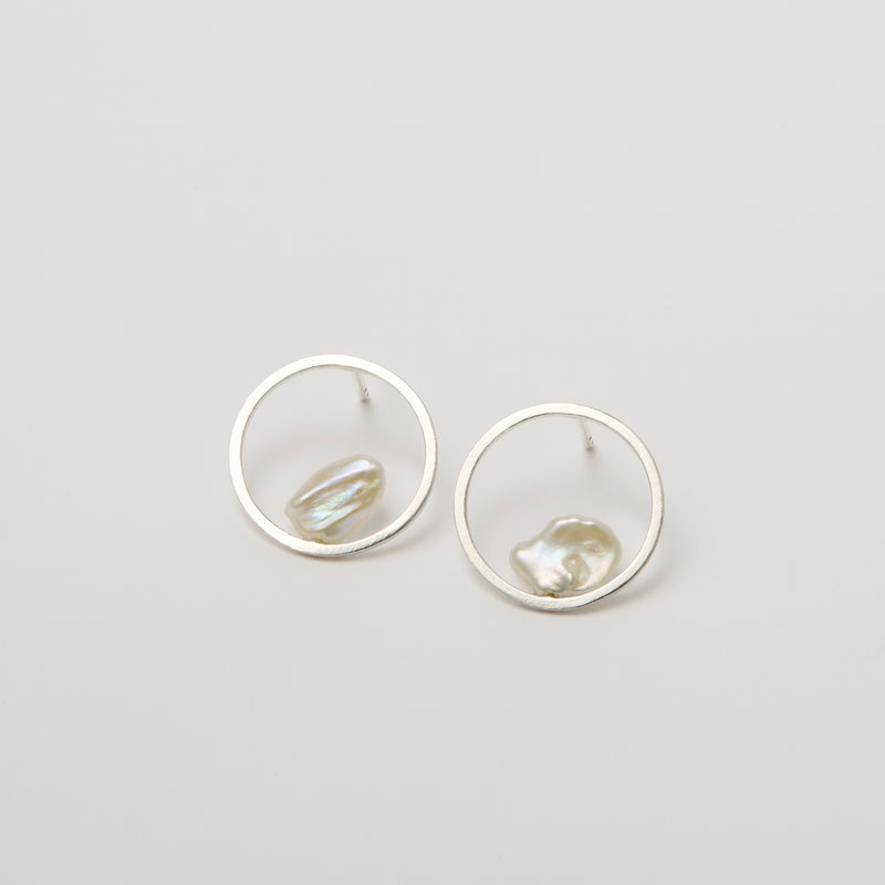 Nest Hoop Earring / Sterling Silver + Lagniappe Pearl