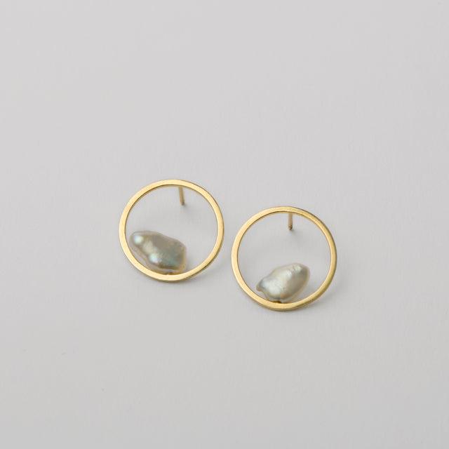 Nest Hoop Earring / 14k Yellow Gold + Lagniappe Pearl