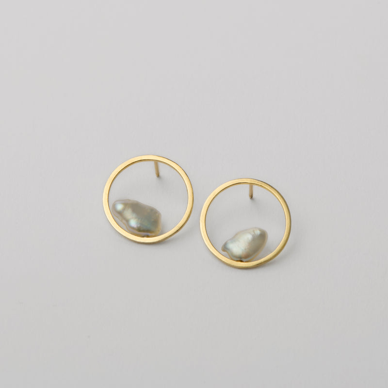 Nest Hoop Earring / 14k Yellow Gold + Lagniappe Pearl