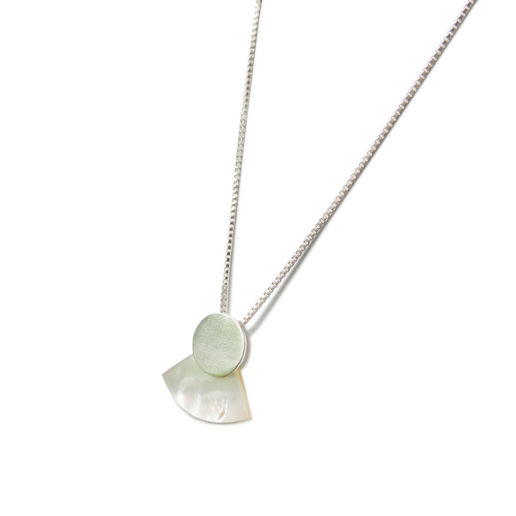 MOONBEAM Necklace / Mother of Pearl