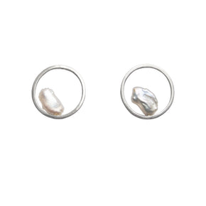NEST Hoop Earring / Sterling Silver + Lagniappe Pearl